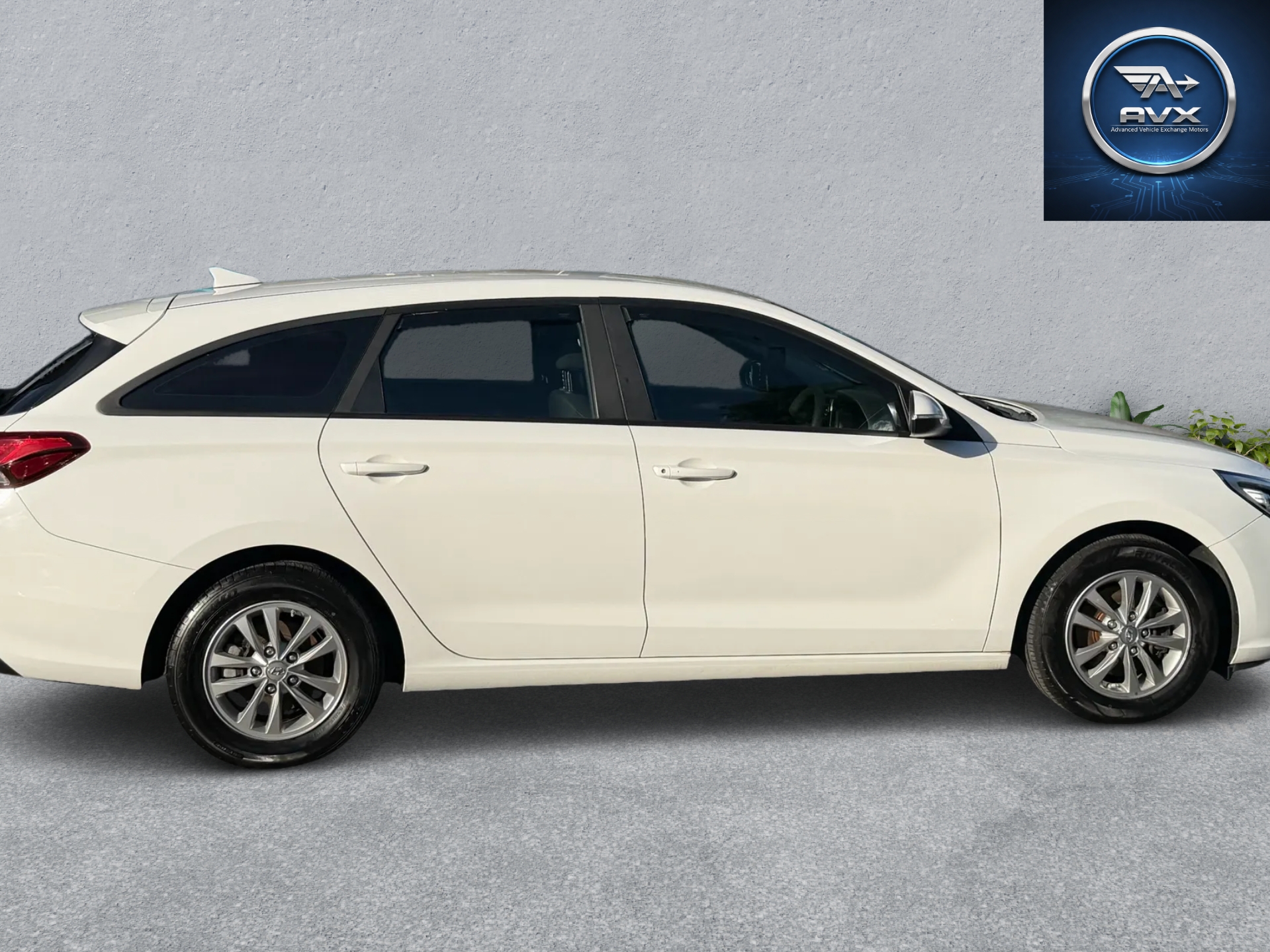 
								Hyundai i30 Estate full									
